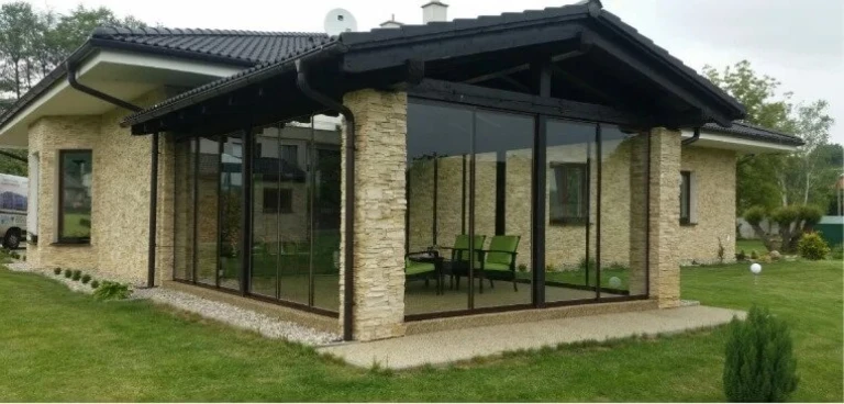 Aluminium vs. Holz - Welches Material für den Wintergarten oder die Pergola wählen