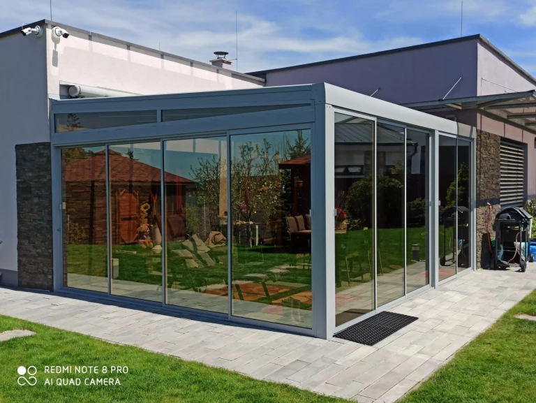 Pergola aus Aluminium ROBUST + Verglasung STANDARD - Blansko