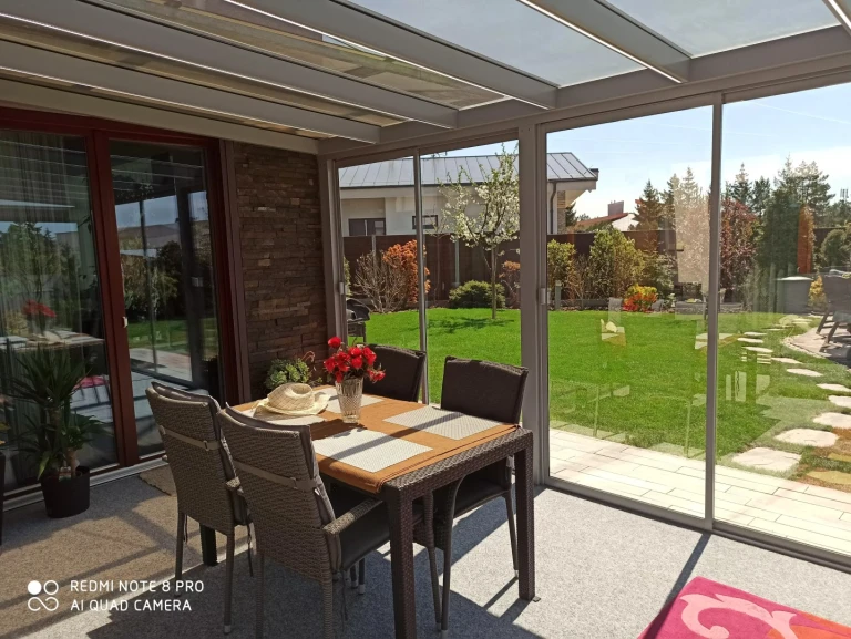 Pergola aus Aluminium ROBUST + Verglasung STANDARD - Blansko